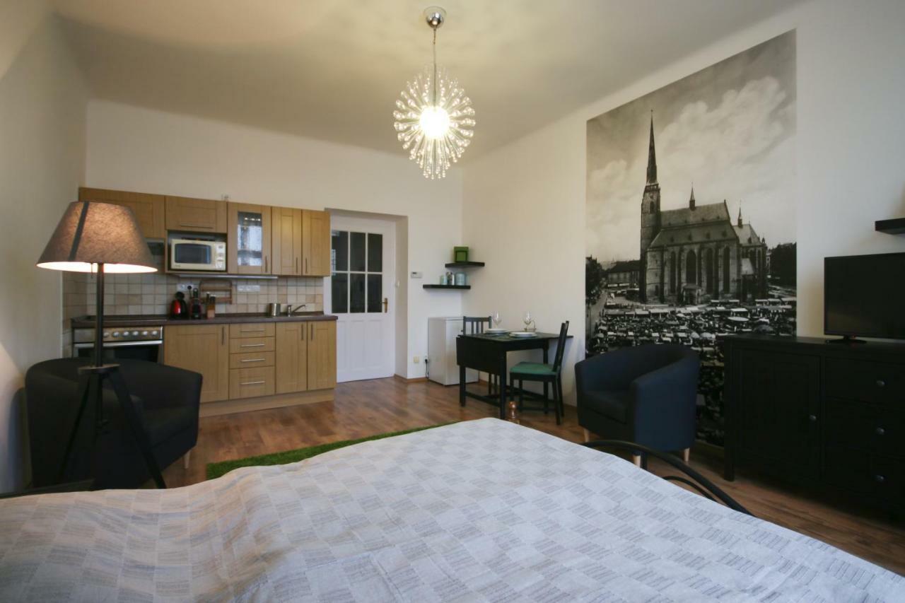 Apartman Mrakodrap Plzen Exterior photo