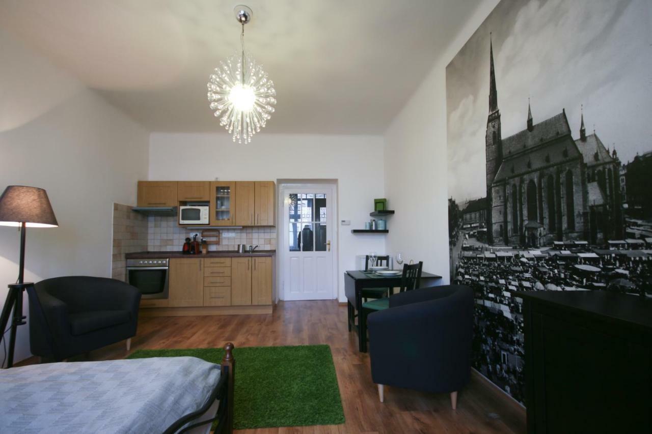 Apartman Mrakodrap Plzen Exterior photo