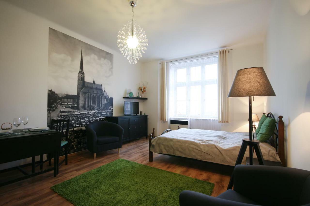 Apartman Mrakodrap Plzen Exterior photo